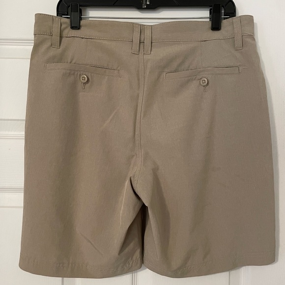 Croft & Barrow Men’s nylon “golf” shorts. Very nice used condition Size 34 - Picture 2 of 4